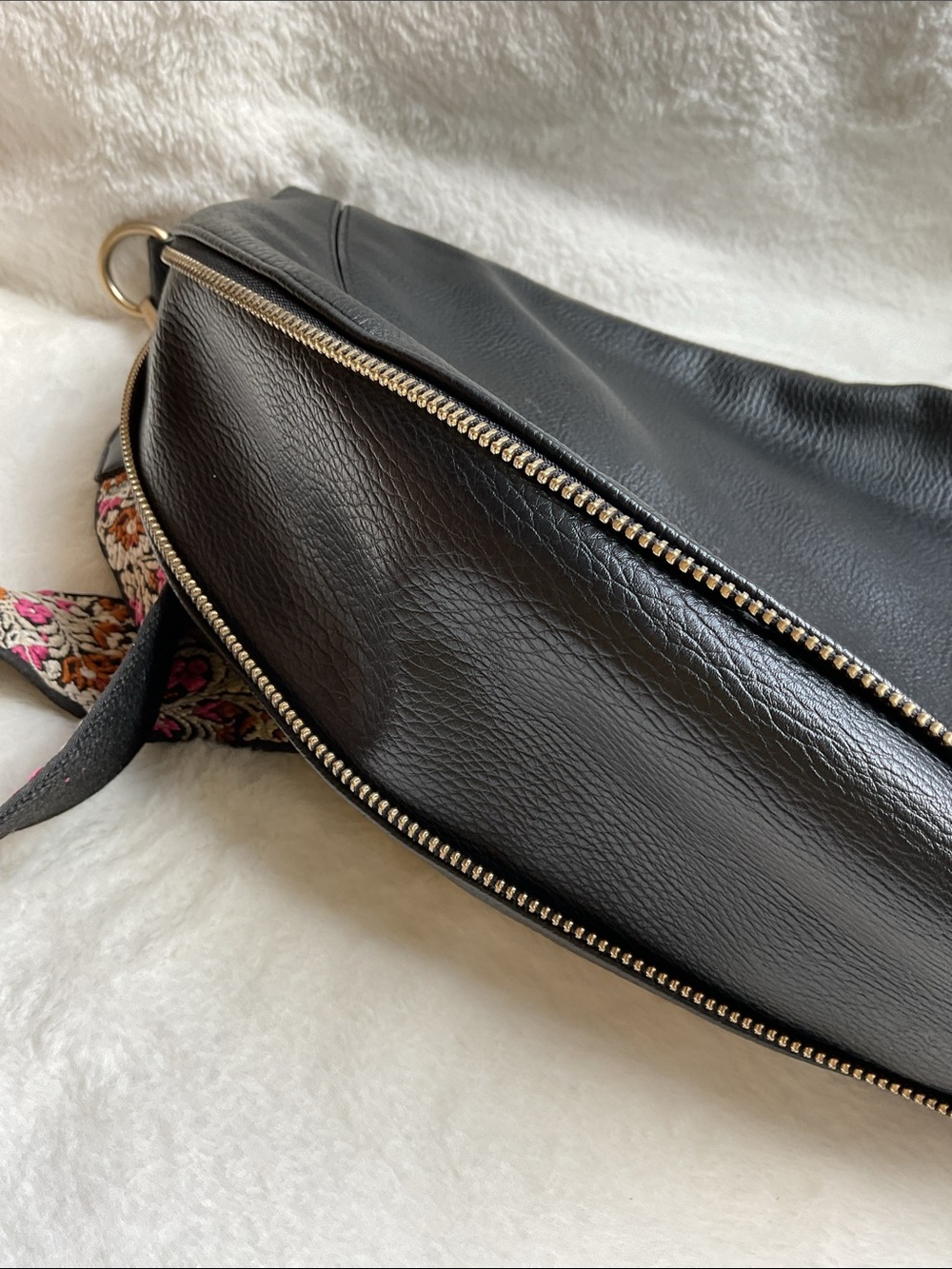 Anthropologie Urban Originals slouchy pebbled leather Crossbody Bag - Picture 6 of 11